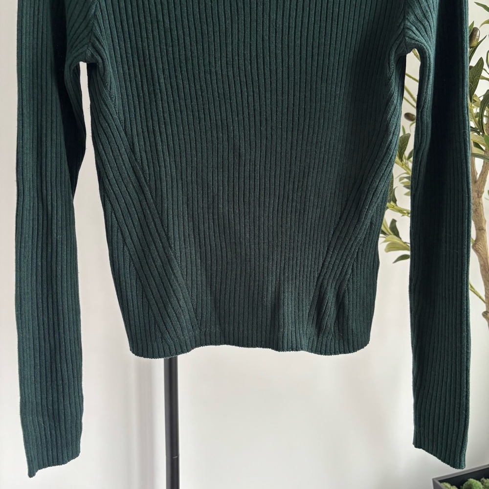 • [H&M] Ribbed Long Sleeve • - Picture 3 of 8